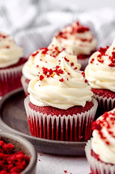 VEGAN JUMBO RED VELVET CUPKAE